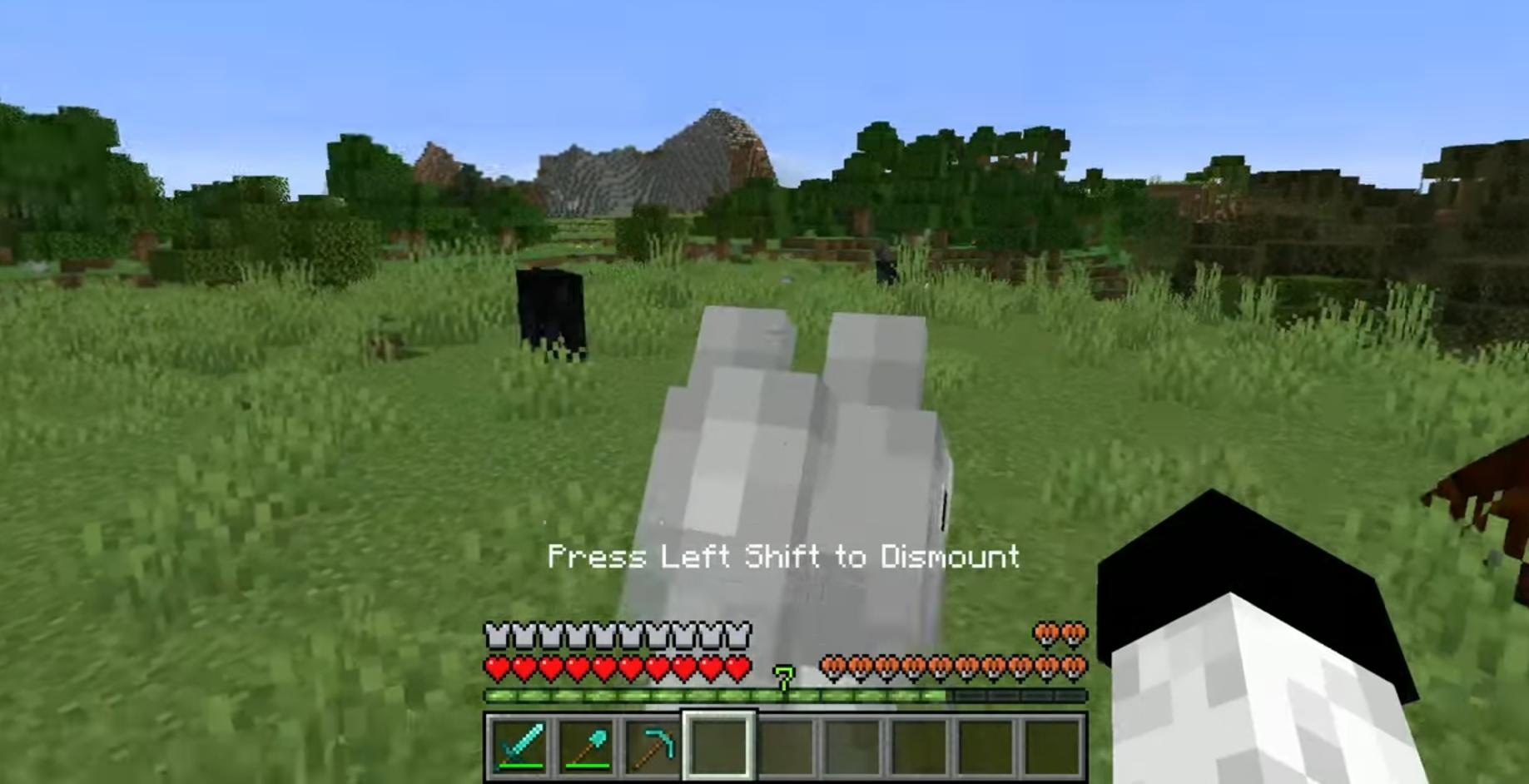 getting off a horse in Minecraft