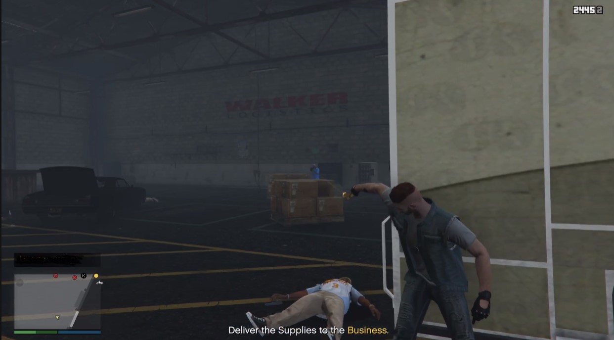 Man shooting gun blindly without looking while taking cover in GTA 5