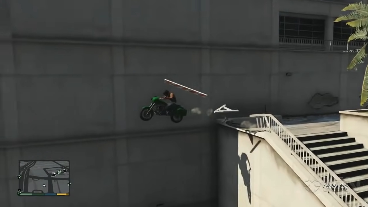 GTA 5: Stunts at Pillbox Hill West Entrance