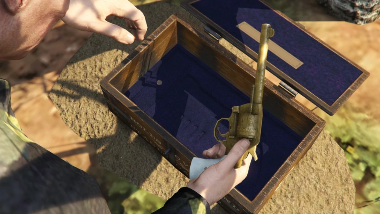 Golden colored revolver in GTA 5